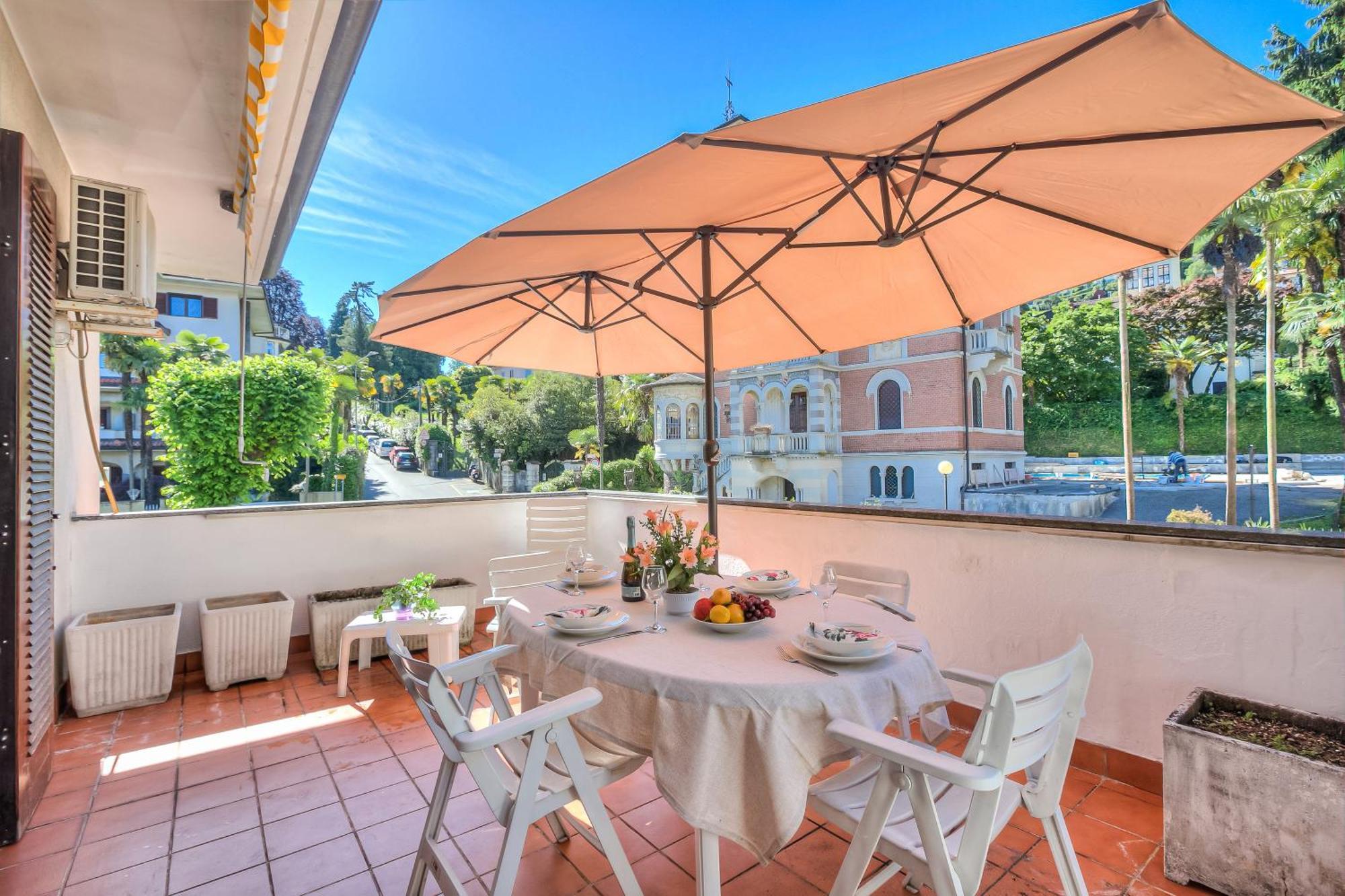 Appartamento Gaya Stresa Center - Happy Rentals Екстер'єр фото