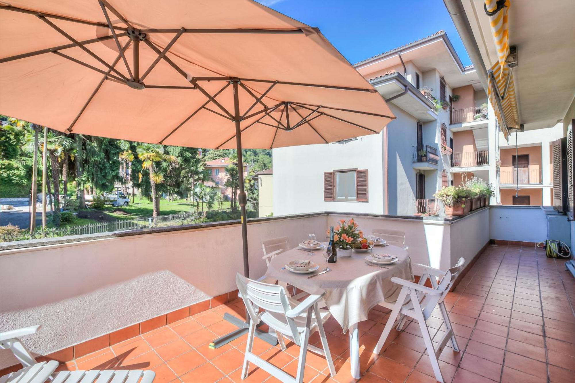 Appartamento Gaya Stresa Center - Happy Rentals Екстер'єр фото