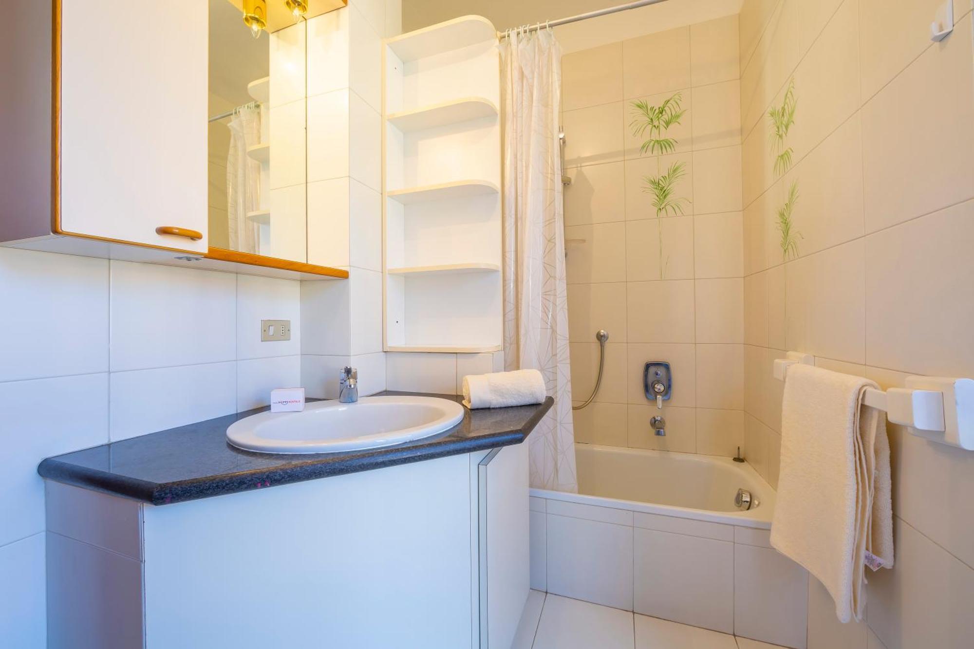 Appartamento Gaya Stresa Center - Happy Rentals Екстер'єр фото