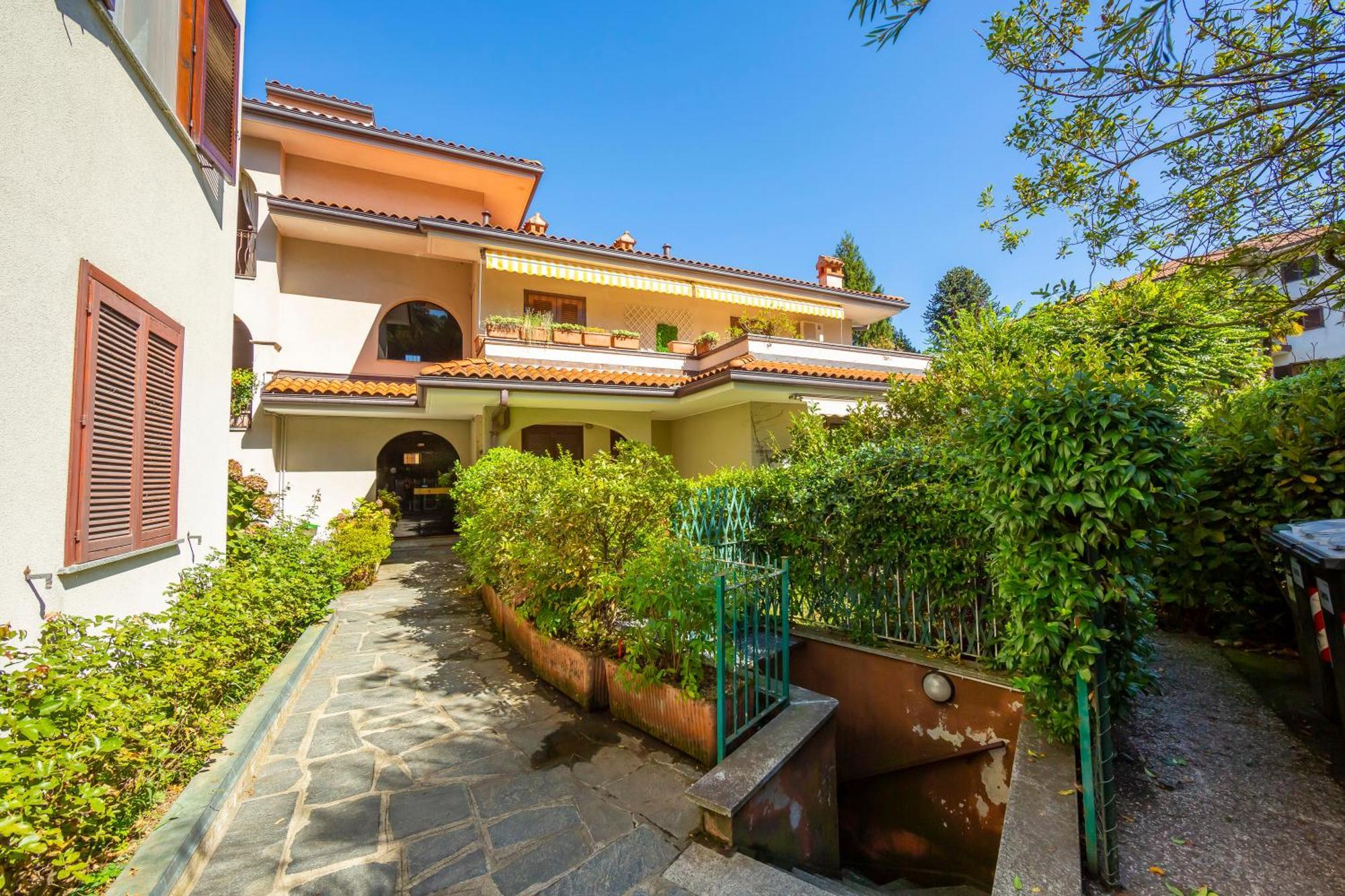 Appartamento Gaya Stresa Center - Happy Rentals Екстер'єр фото