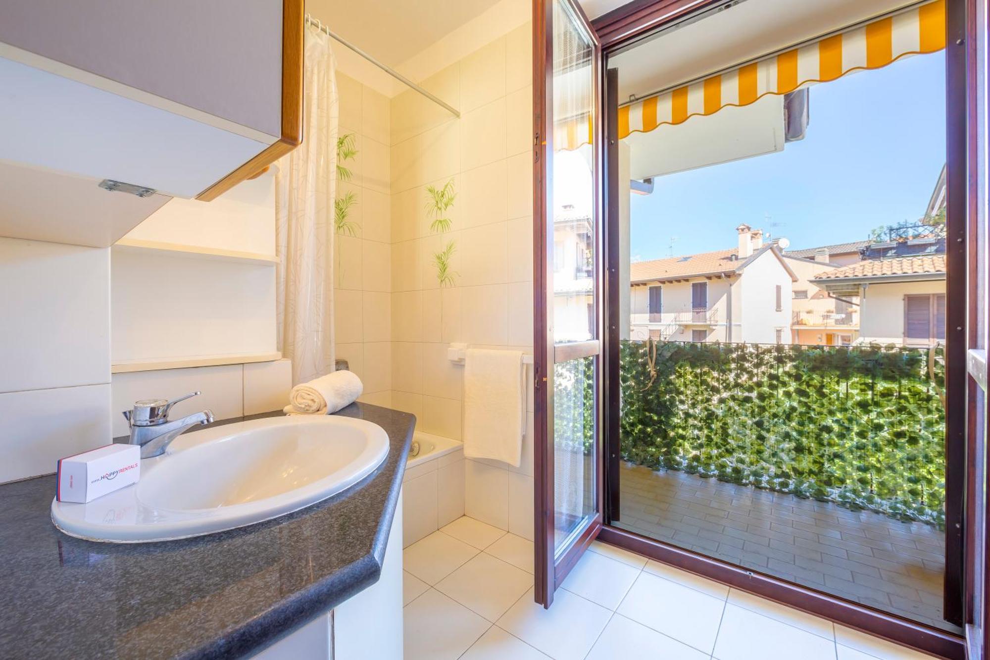 Appartamento Gaya Stresa Center - Happy Rentals Екстер'єр фото