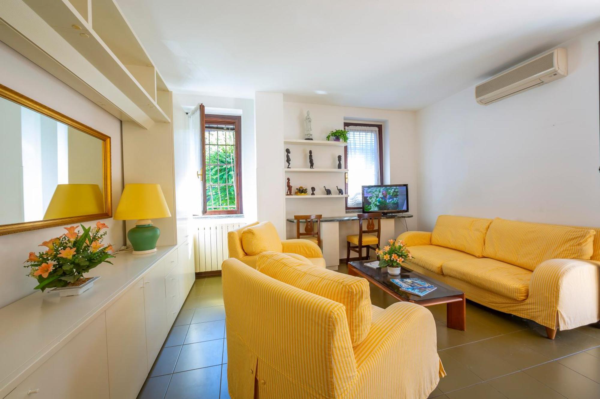 Appartamento Gaya Stresa Center - Happy Rentals Екстер'єр фото