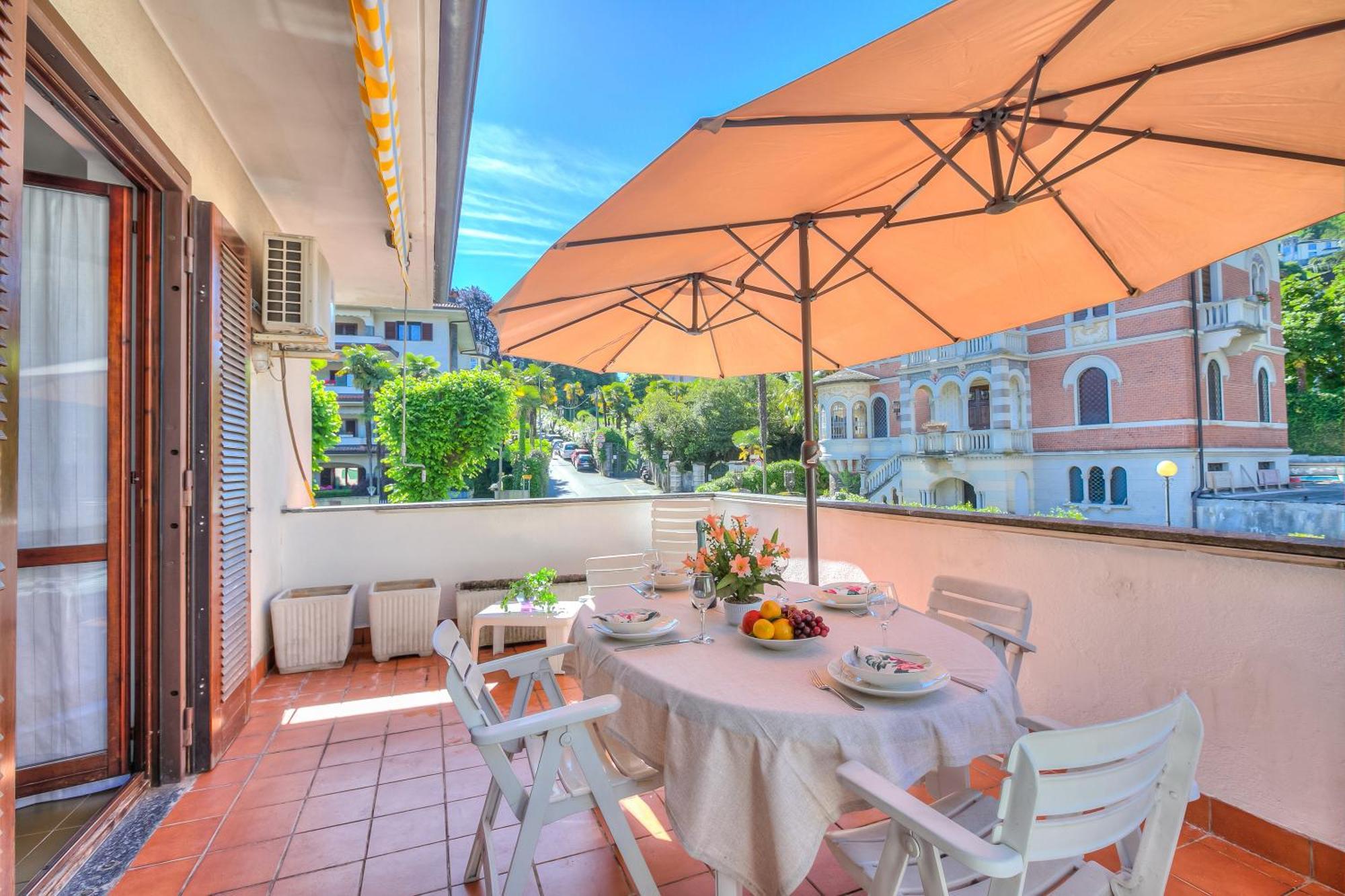 Appartamento Gaya Stresa Center - Happy Rentals Екстер'єр фото