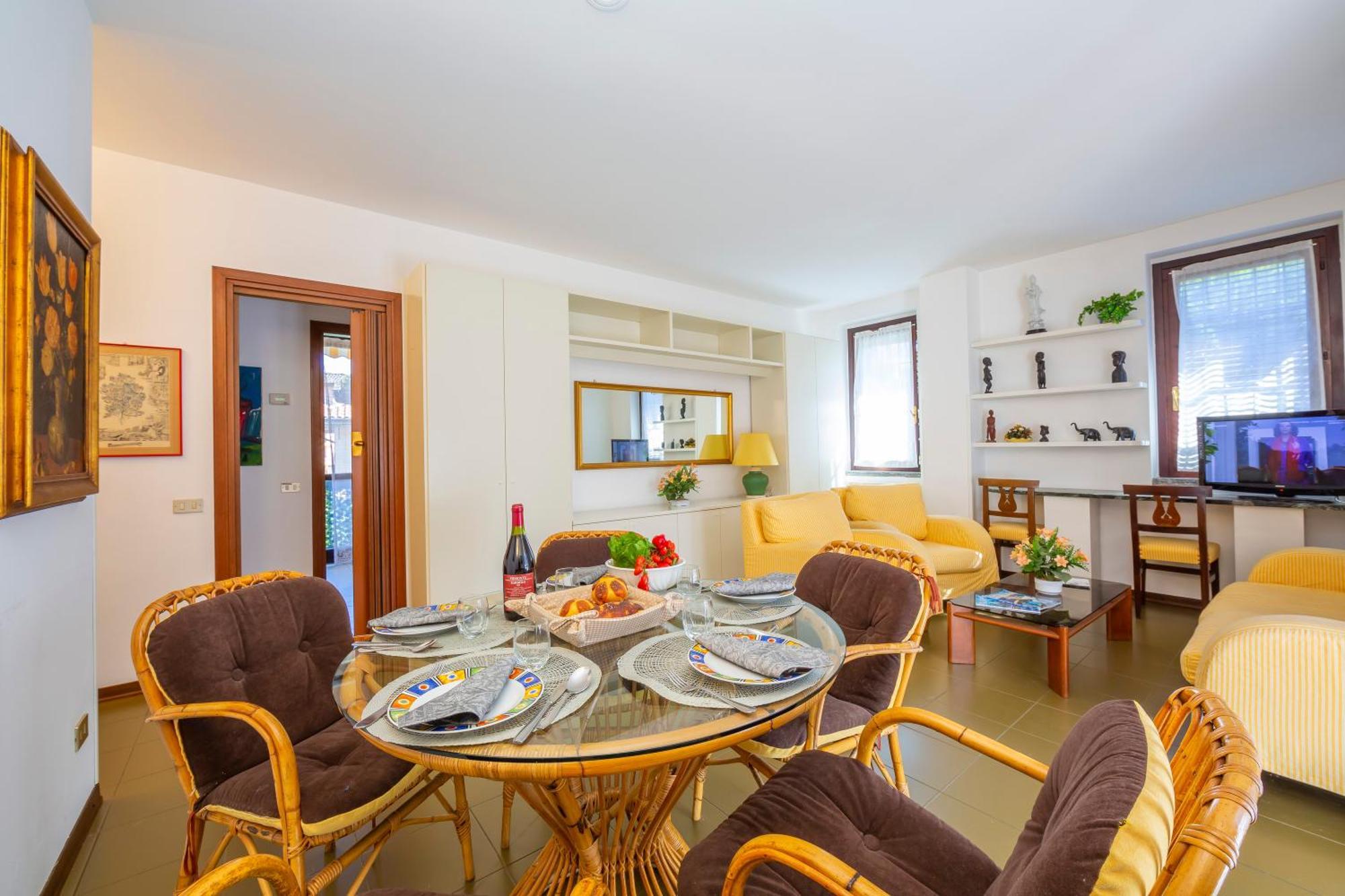 Appartamento Gaya Stresa Center - Happy Rentals Екстер'єр фото